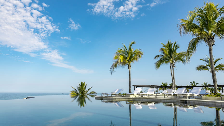 The Best of Both Worlds: Luxury Villas with Resort Amenities at Villa Luxe