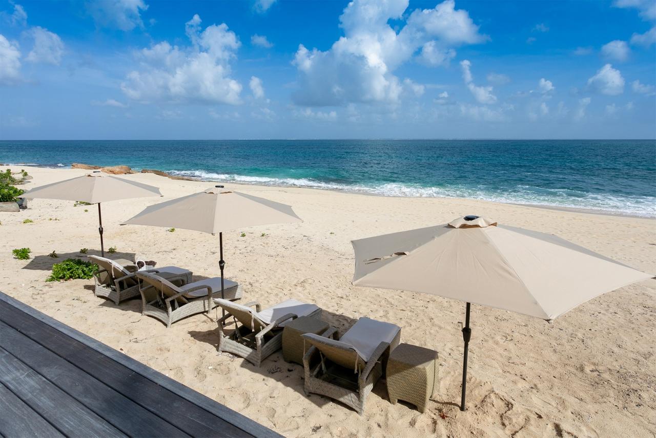 L'Oasis is a six bedroom St Martin vacation rental