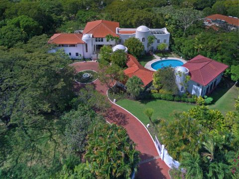Elsewhere in Sandy Lane Beach, Barbados