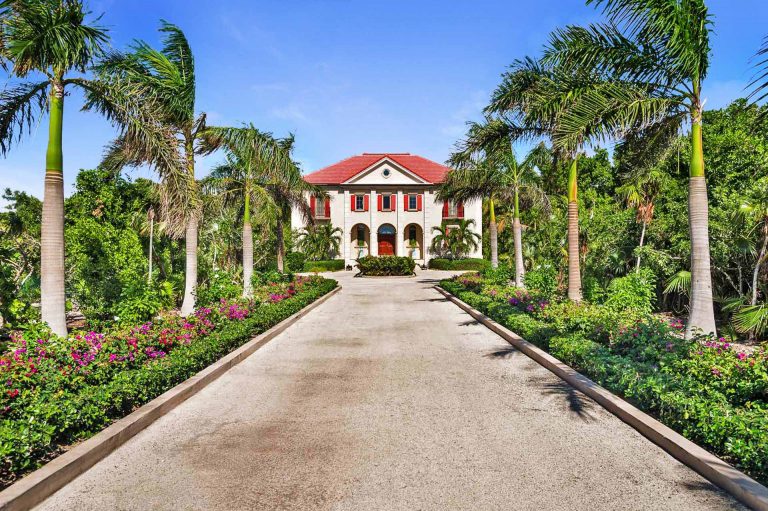Beach Villa Paprika in Grace Bay, Turks and Caicos