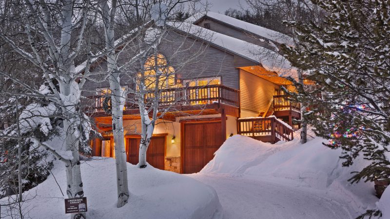 Creekside Chalet photo 2