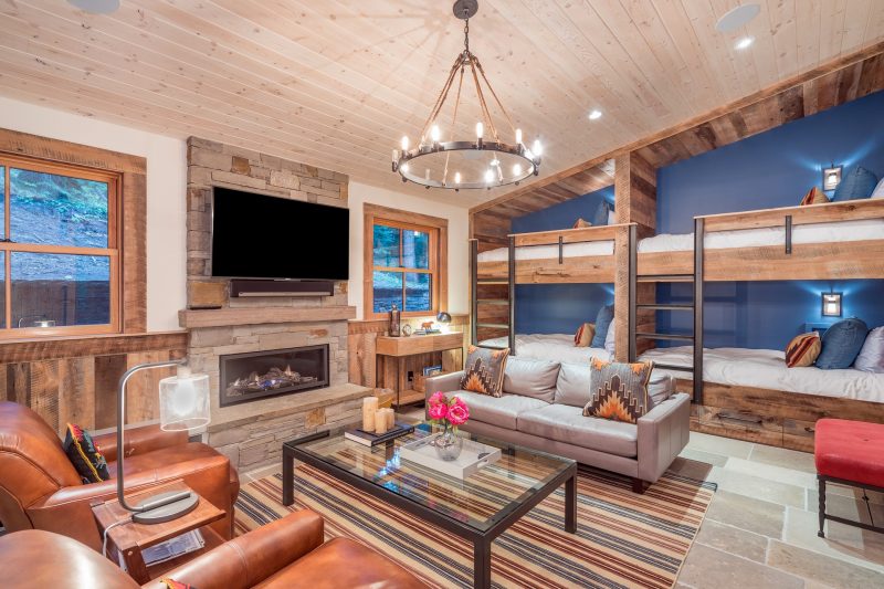 Yellow Brick Cabin photo 16