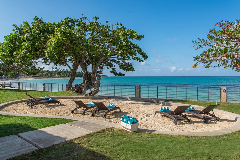 Canoe Cove on the Beach photo 25