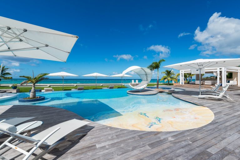 C'est La Vie in Terres Basses, St. Martin