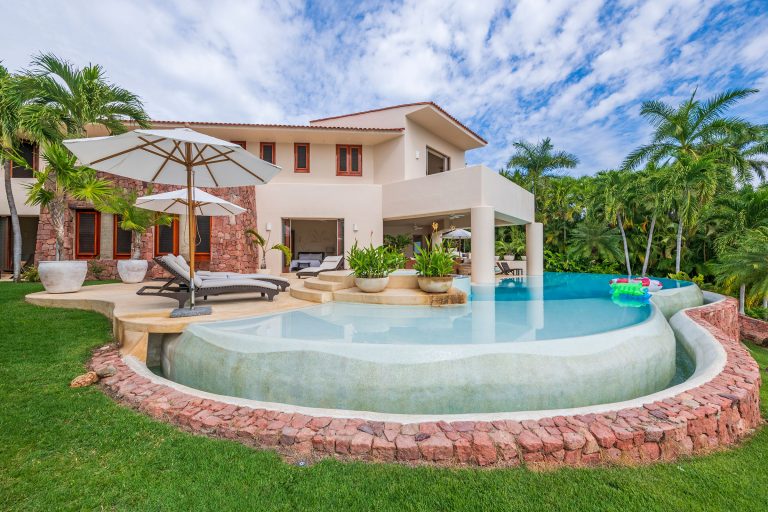 Casa Alamanda in Lagos del Mar, Punta Mita