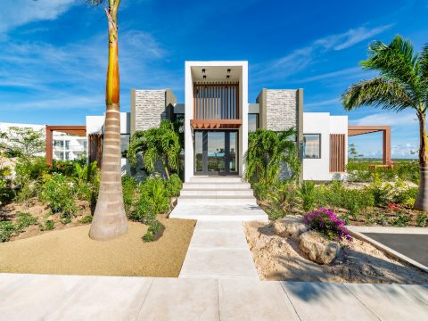 Solara in Turtle Tail, Turks and Caicos