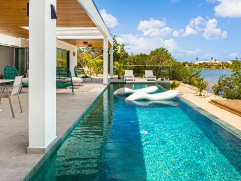 Villa Enjoy in Terres Basses, St. Martin