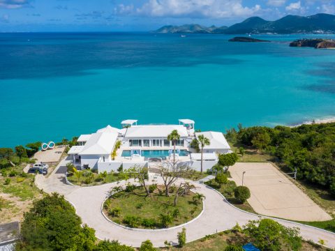 Villa Infinity Blue in Terres Basses, St. Martin