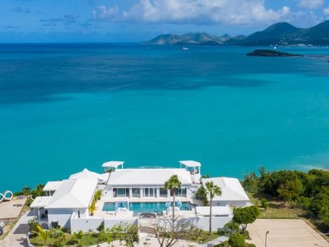 Immerse yourself in the fusion of French and Dutch cultures that is St. Martin/St. Maarten.